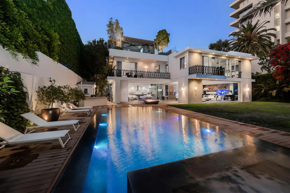 Discover more of West Hollywood