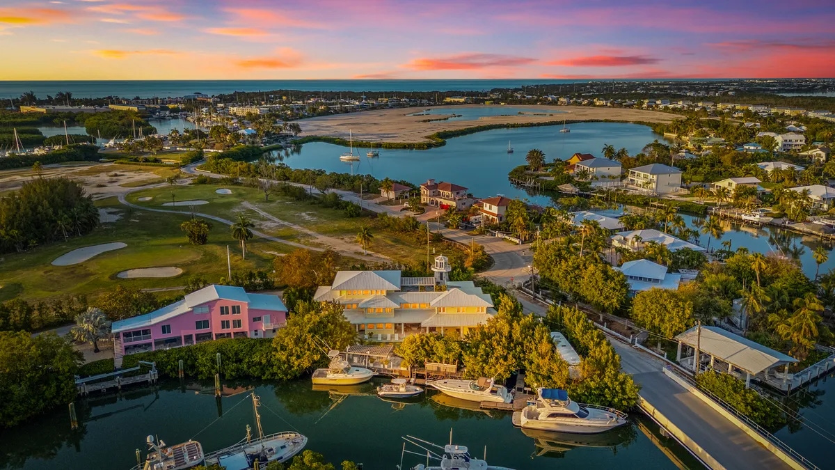 Discover more pet-friendly spots in Marathon