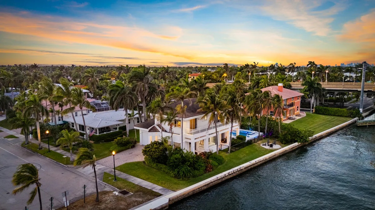 Welcome to your large group retreat in Hollywood