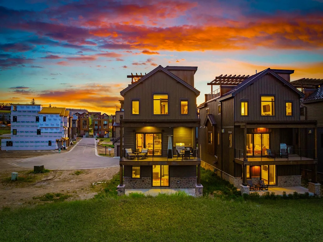 Welcome to your large group retreat in Fraser