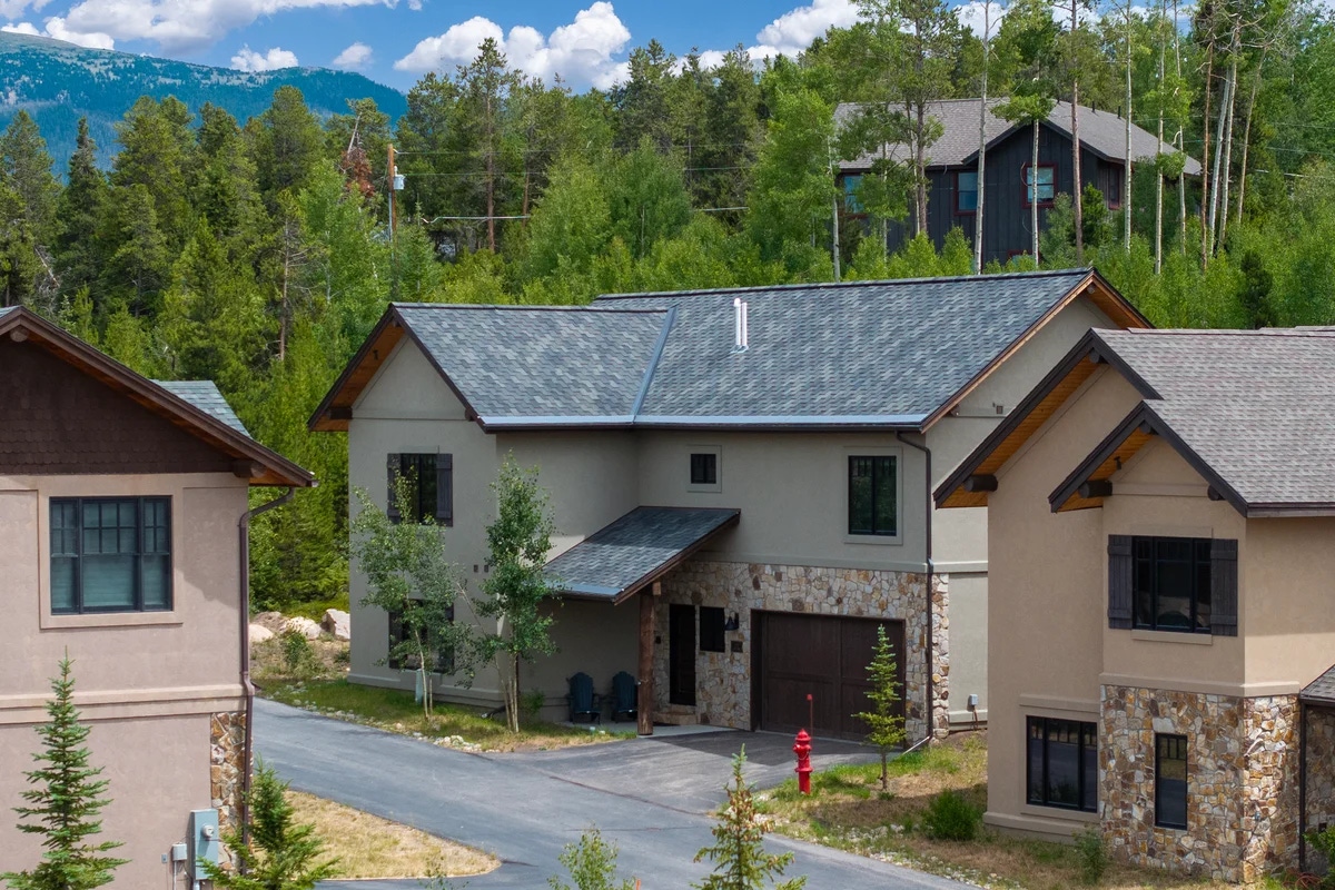 Discover more large groups activities in Granby