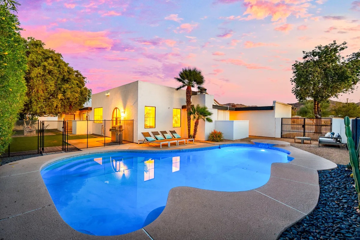 Discover more of Paradise Valley