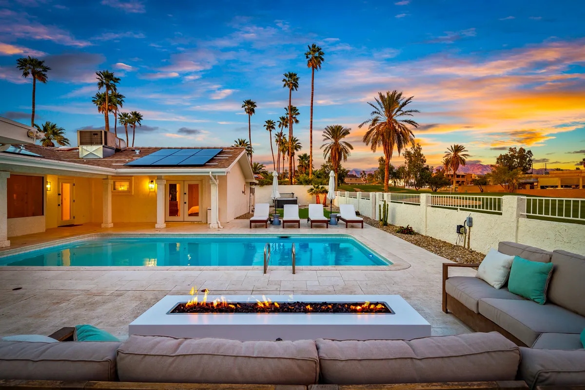 Welcome to your large group retreat in Lake Havasu City