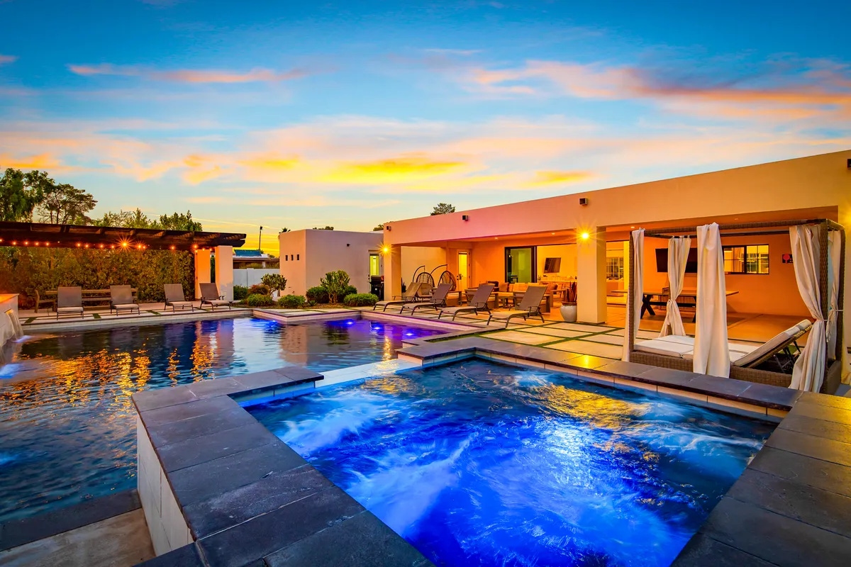 Discover more of Phoenix