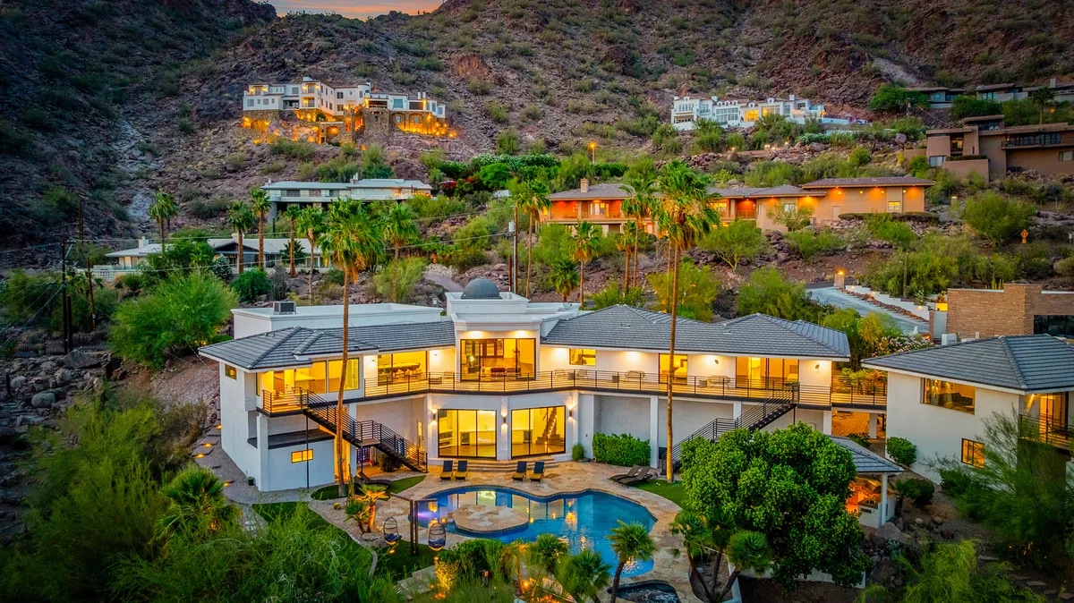 Welcome to Paradise Valley