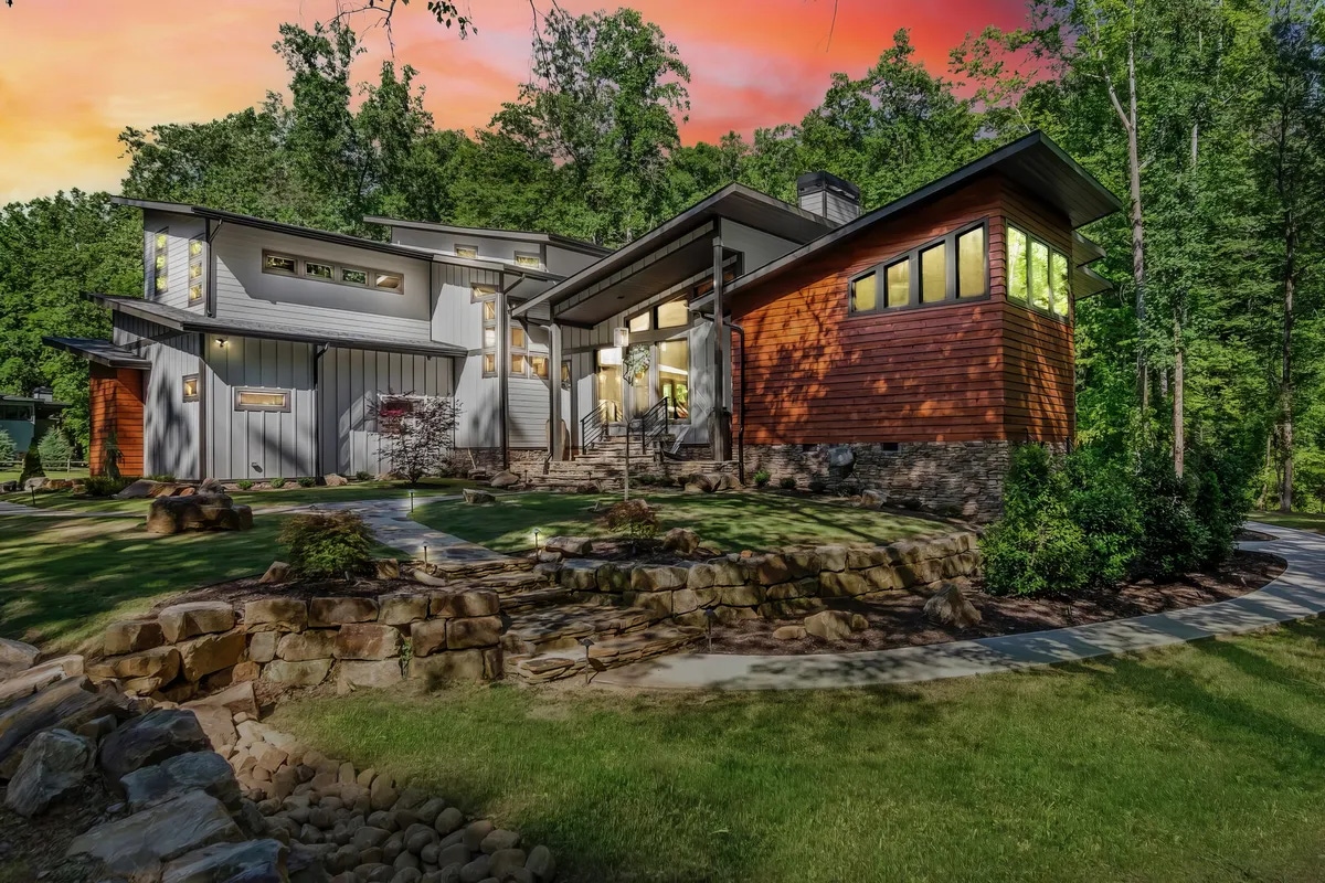 Discover more of Ellijay