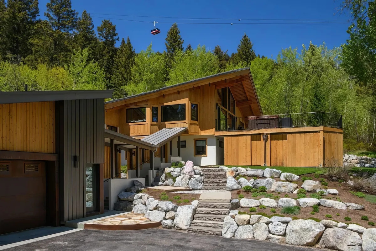 Discover more large groups activities in Wyoming