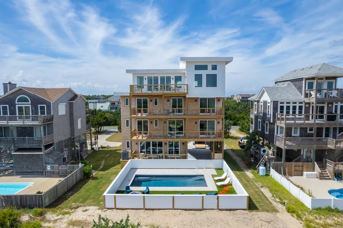 Discover more of Salvo