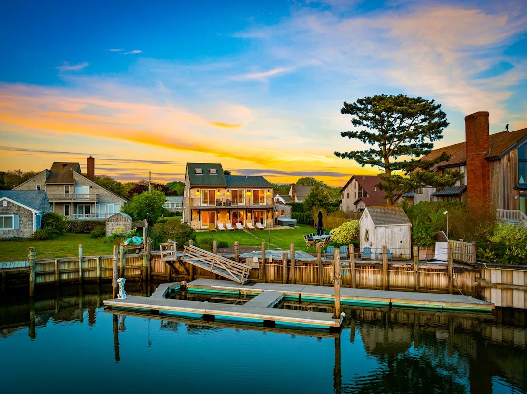 Discover more large groups activities in Massachusetts