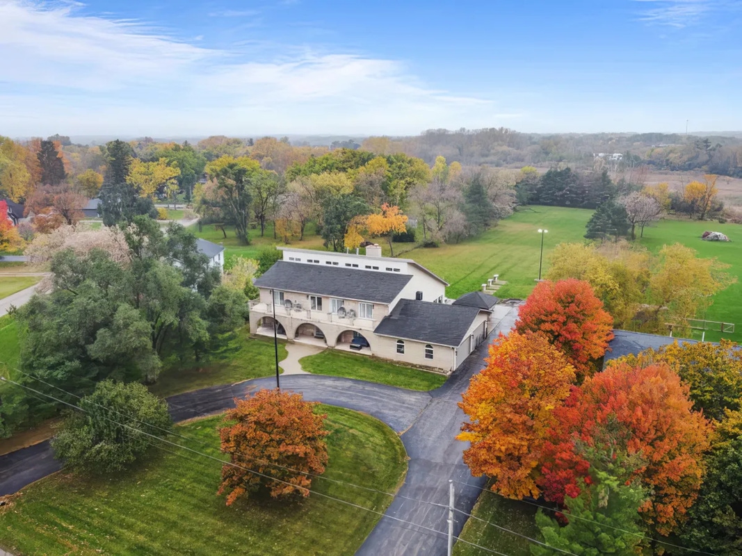 Discover more beyond the pool in Illinois