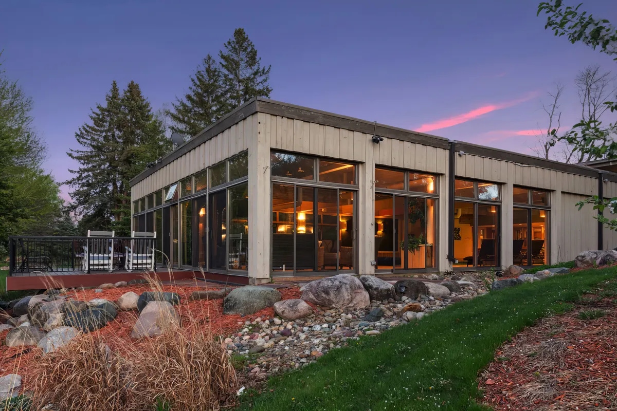 Discover more large groups activities in Wisconsin