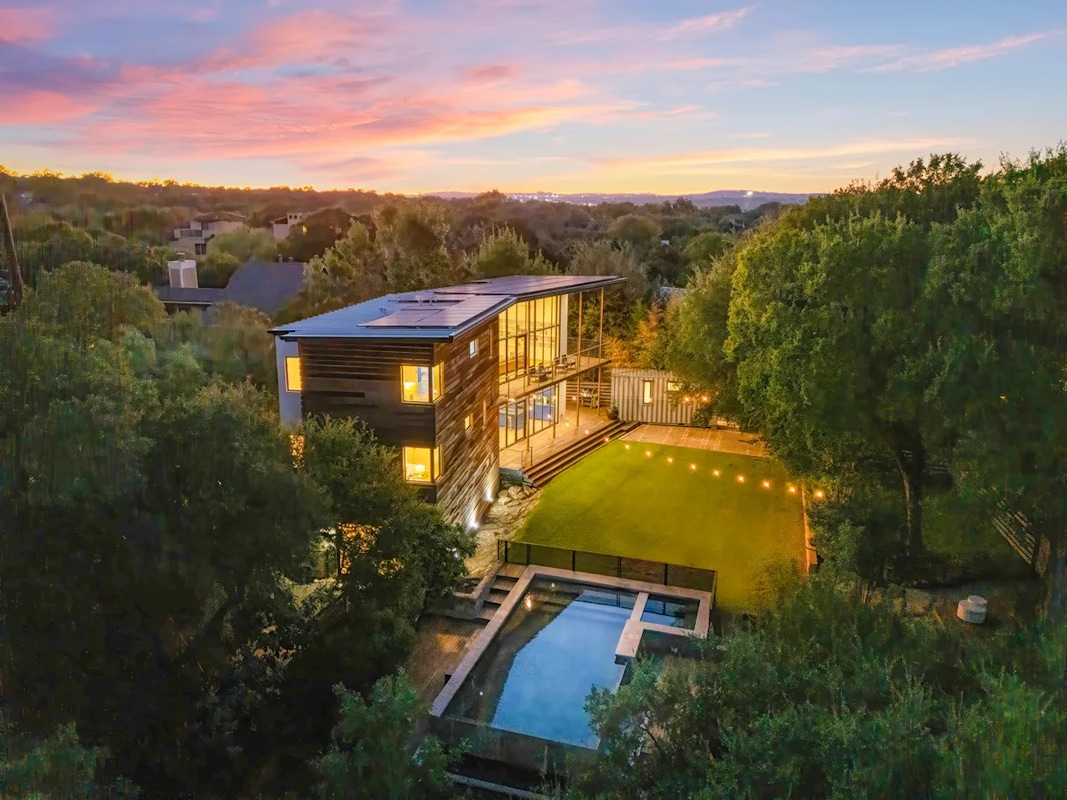 Discover more large groups activities in Austin