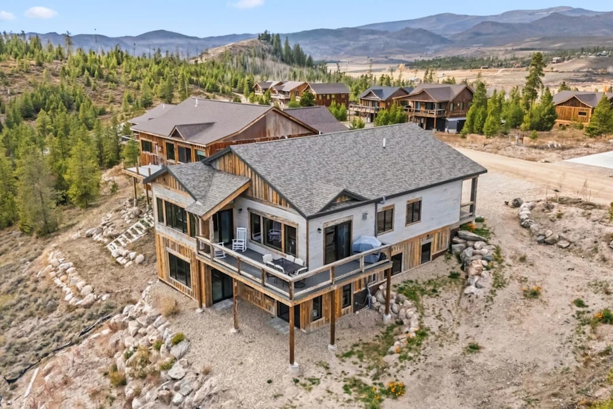 Welcome to the lakeside at Colorado