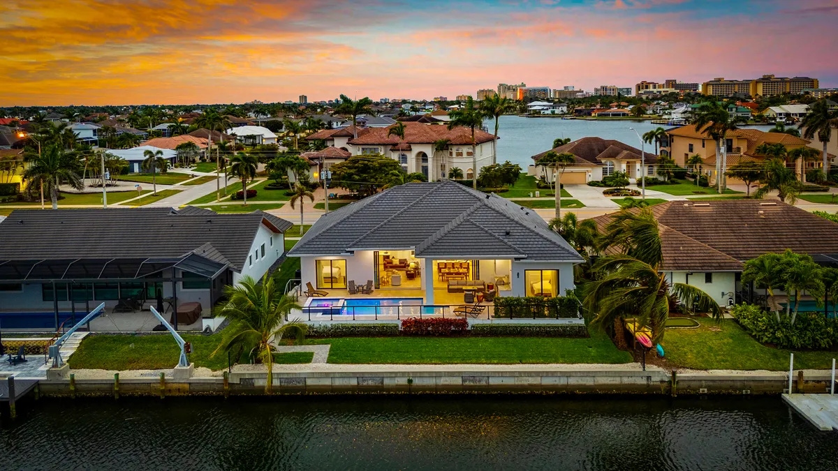 Welcome to your large group retreat in Marco Island
