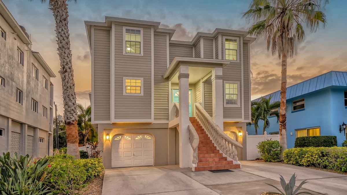 Discover more large groups activities in Siesta Key