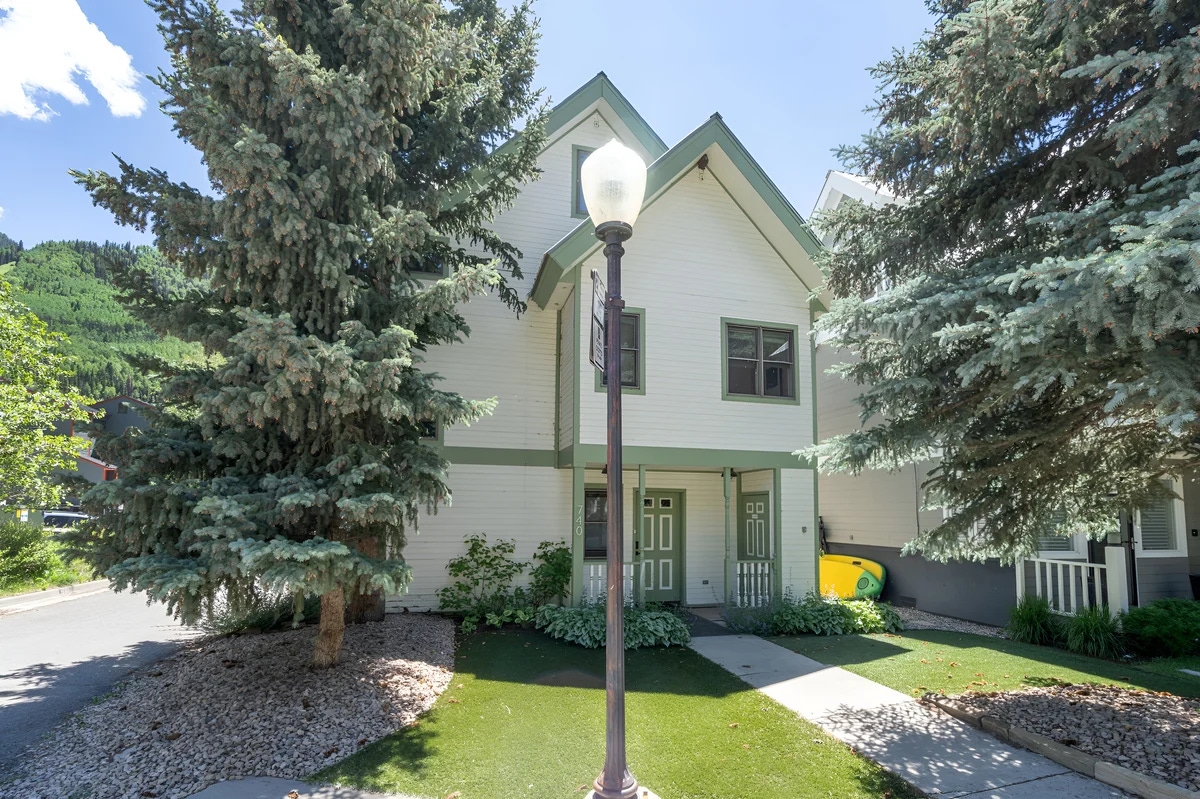 Discover more large groups activities in Mountain Village