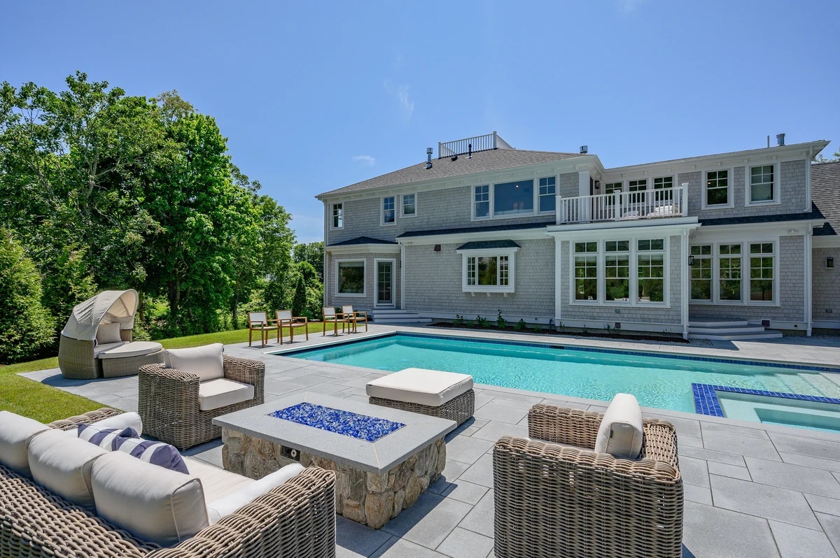 Welcome to relaxing hot tub escapes in Chatham