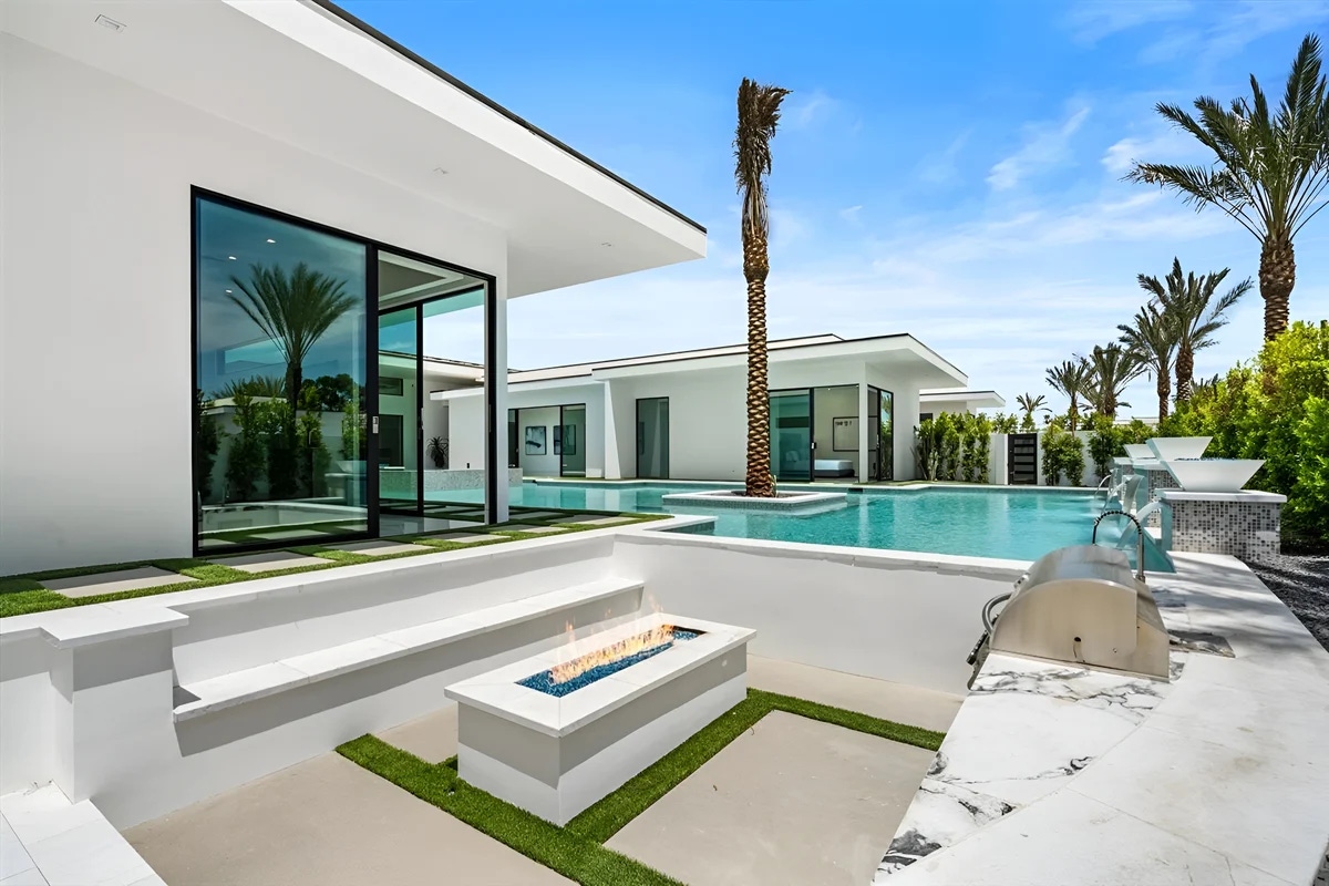 Welcome to your large group retreat in La Quinta