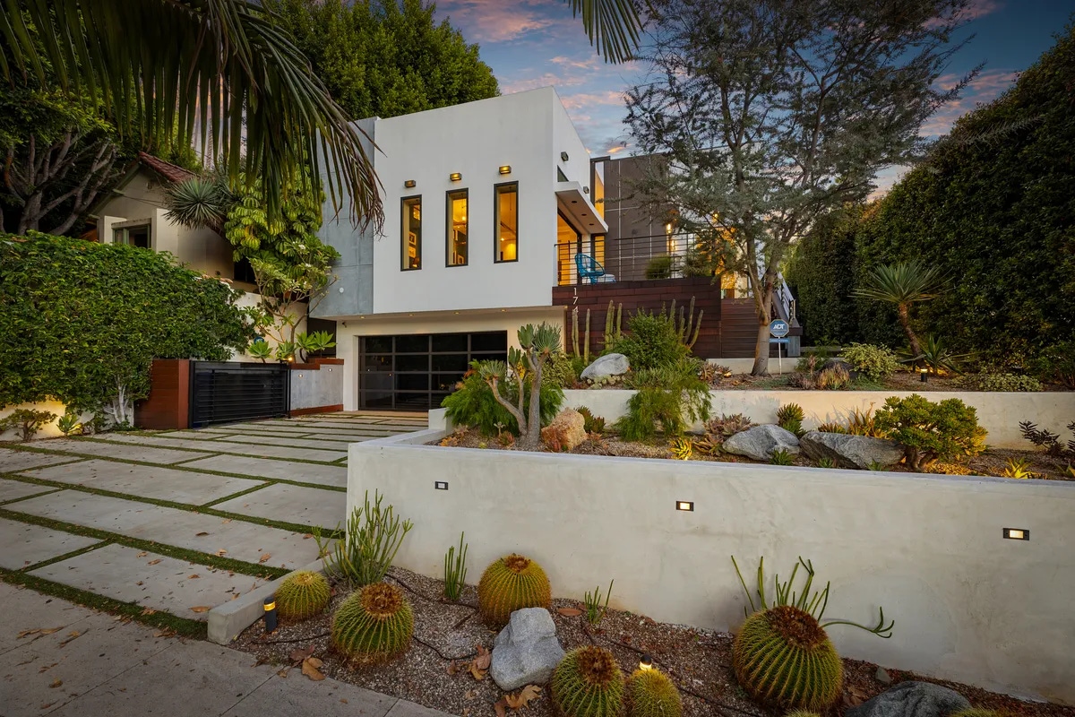 Discover more pet-friendly spots in Los Angeles