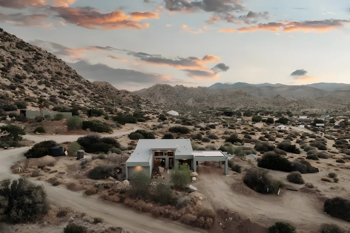 Welcome to your large group retreat in Pioneertown