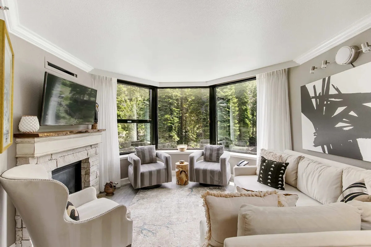 Discover more of Homewood