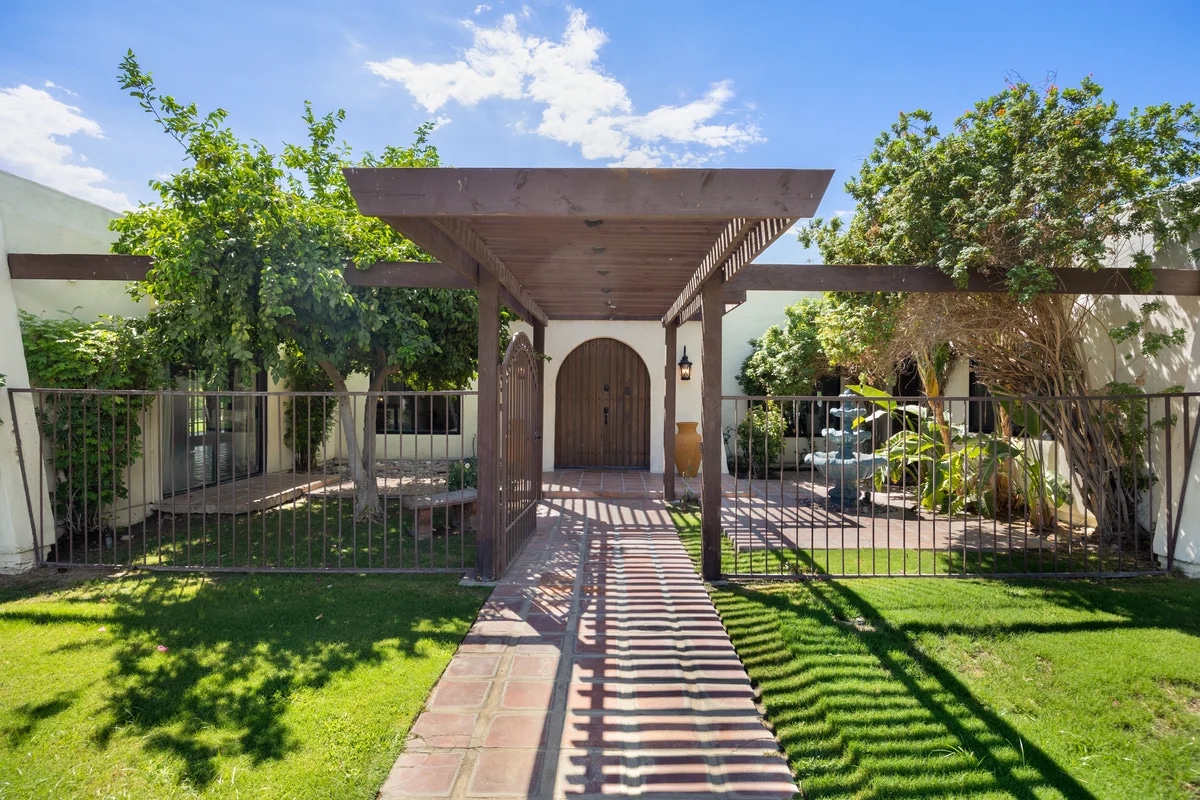 Welcome to Bermuda Dunes