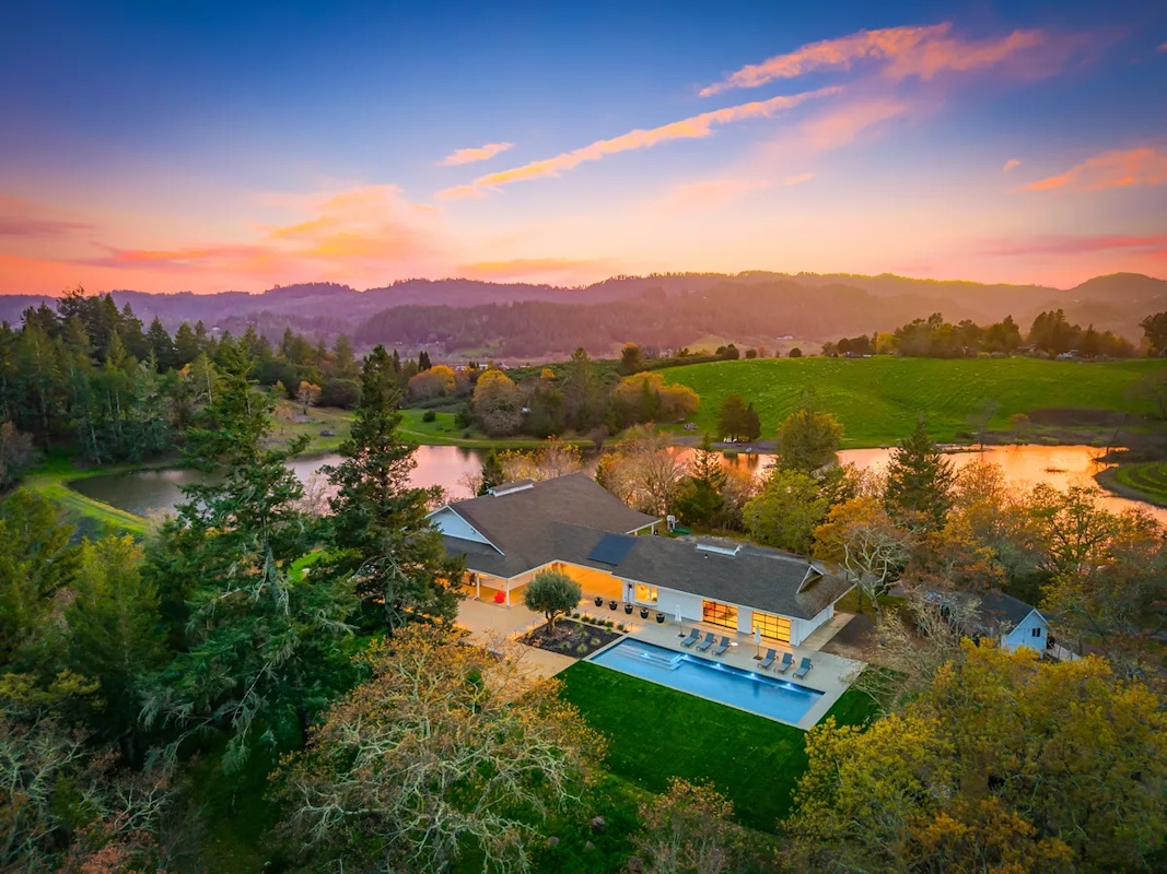 Welcome to pet-friendly Healdsburg