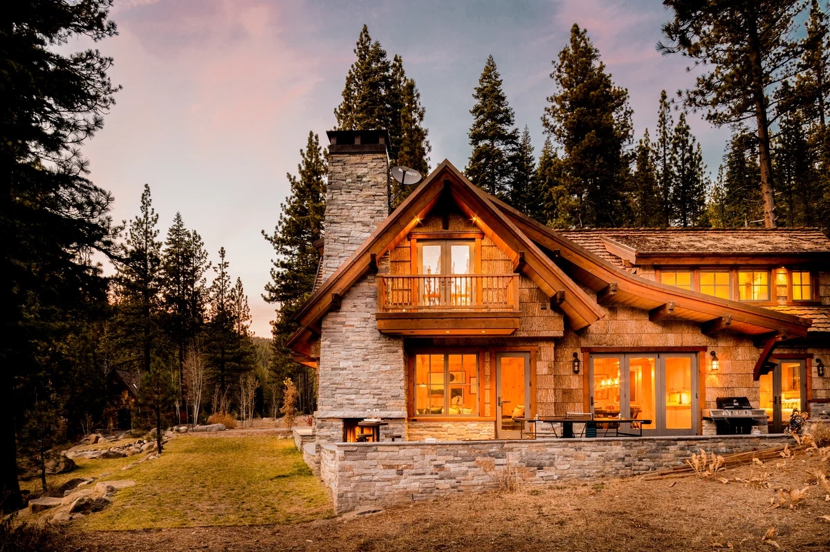 Discover more large groups activities in Homewood