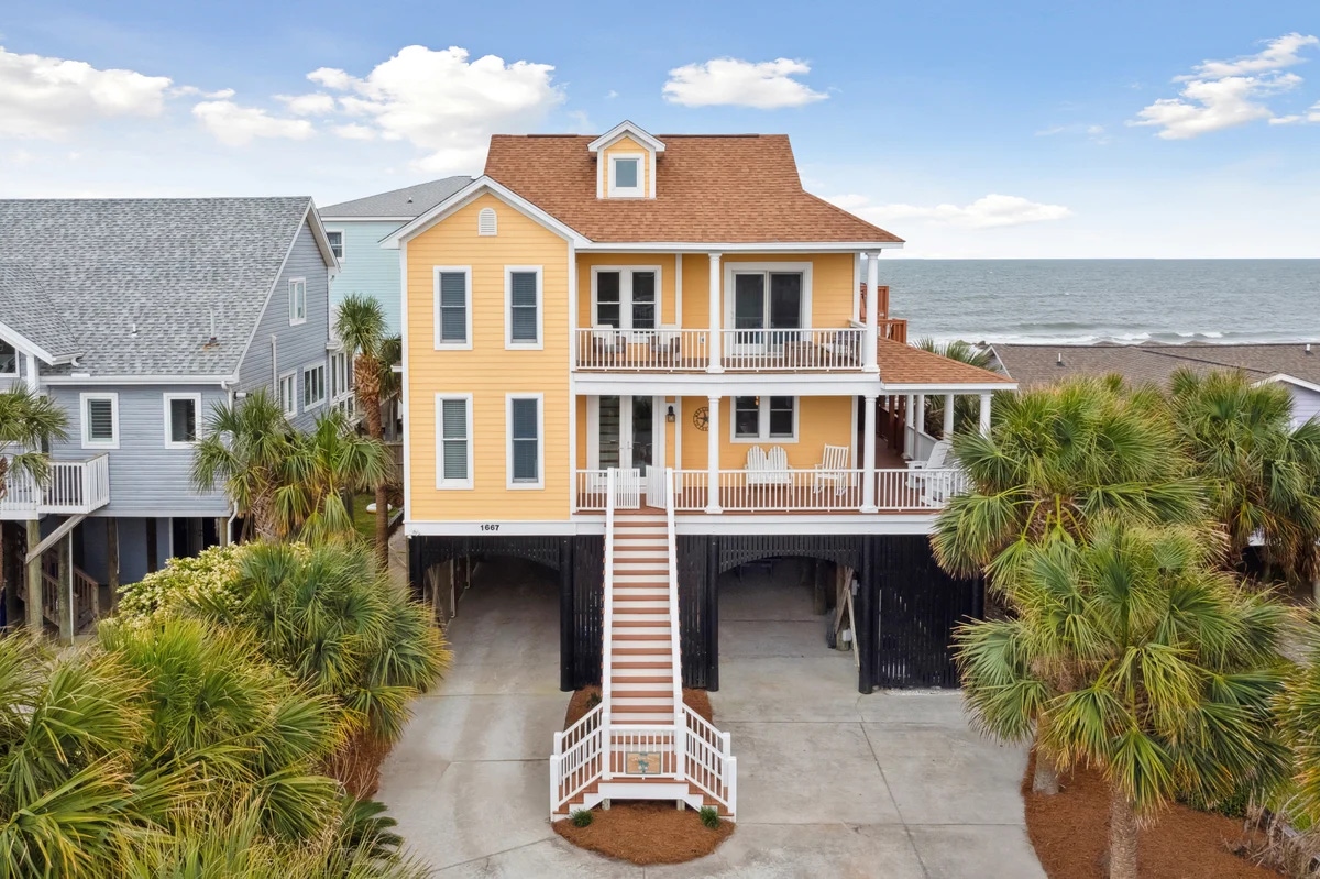 Welcome to your large group retreat in Folly Beach