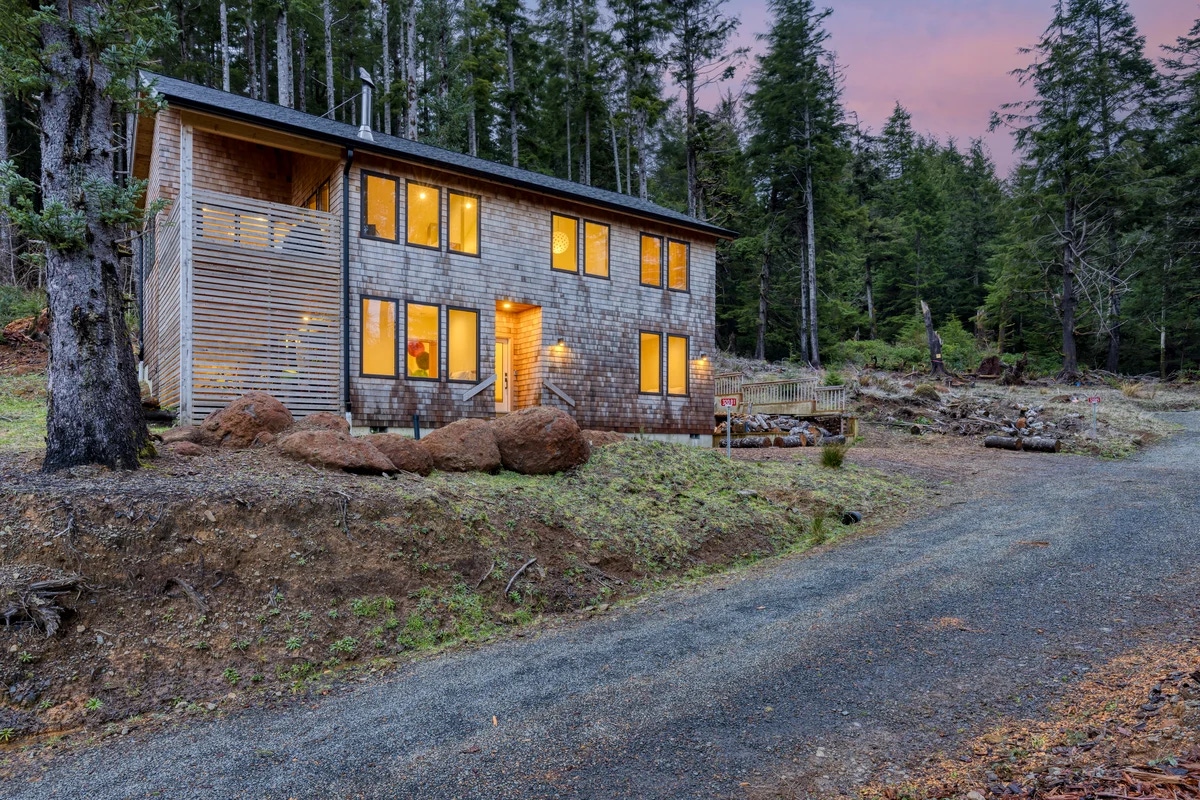 Discover more of Arch Cape