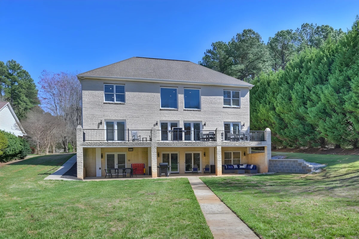 Discover more large groups activities in Sherrills Ford