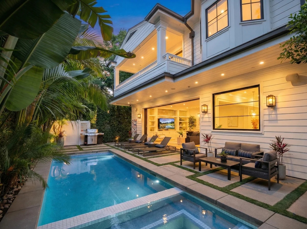 Welcome to your large group retreat in West Hollywood, Los Angeles