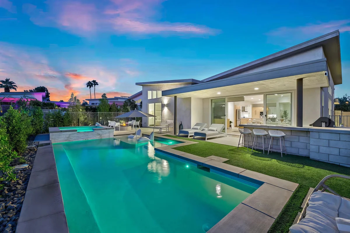Discover more pet-friendly spots in Palm Desert