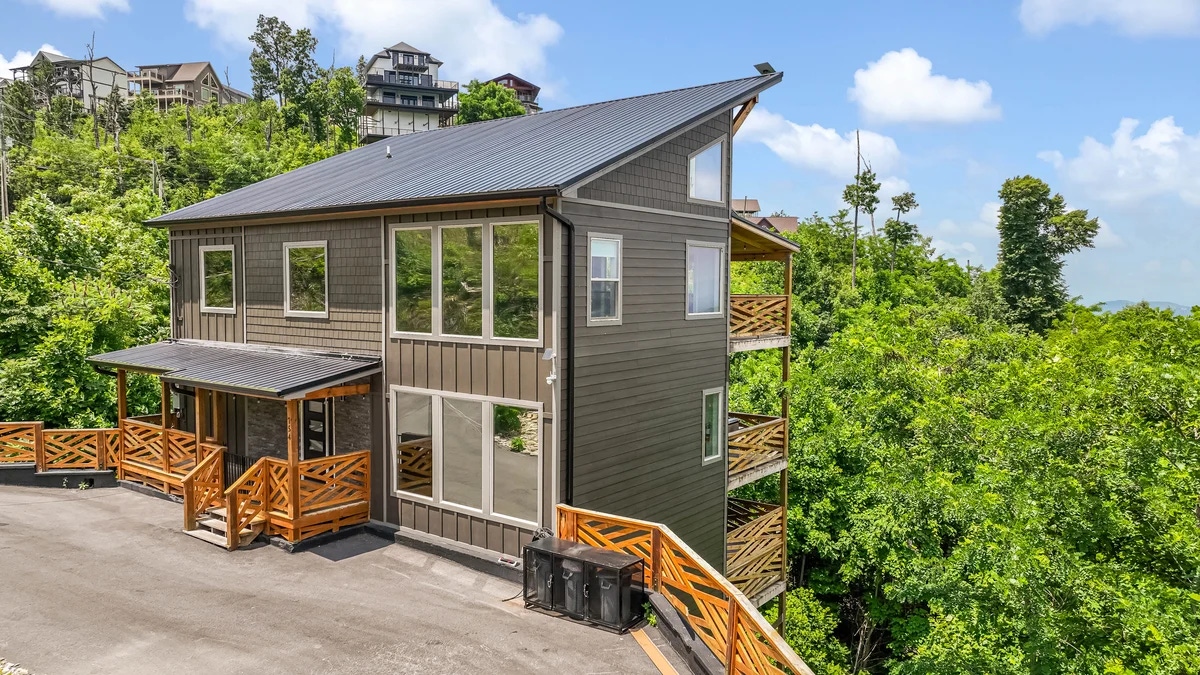 Discover more pet-friendly spots in Gatlinburg