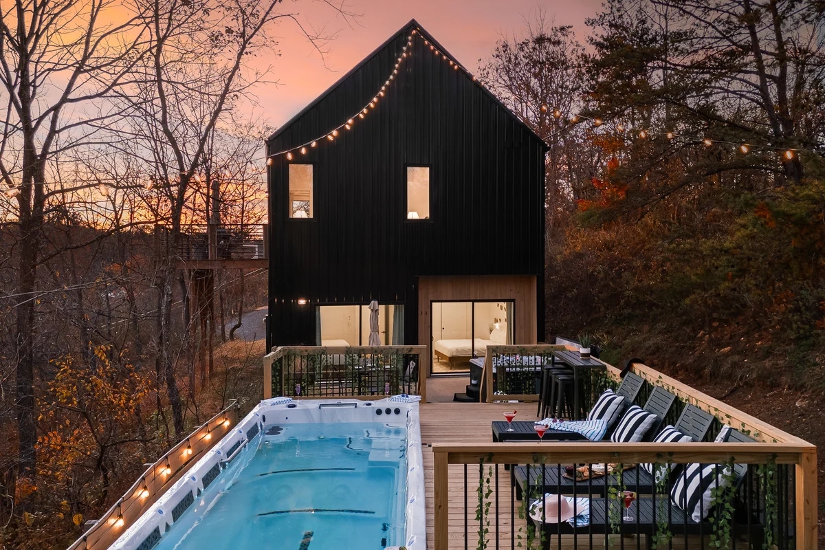 Discover more of Weaverville