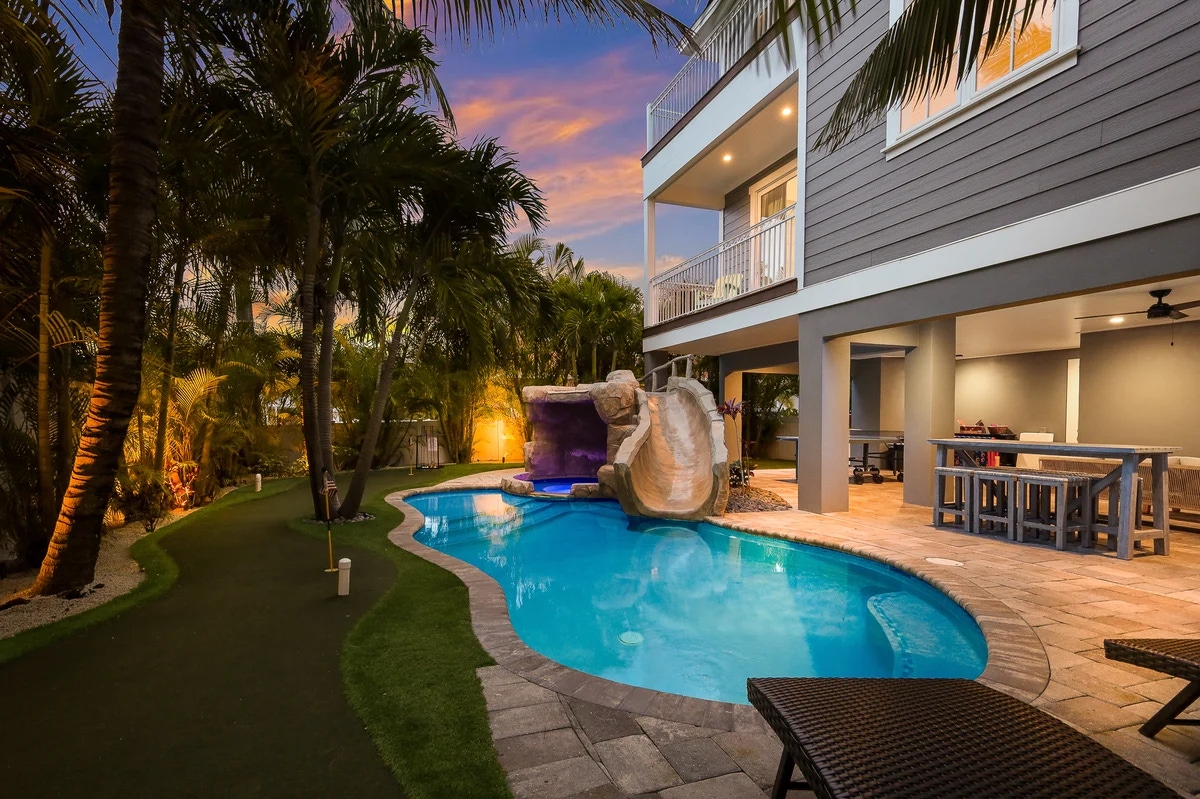 Discover more large groups activities in Holmes Beach