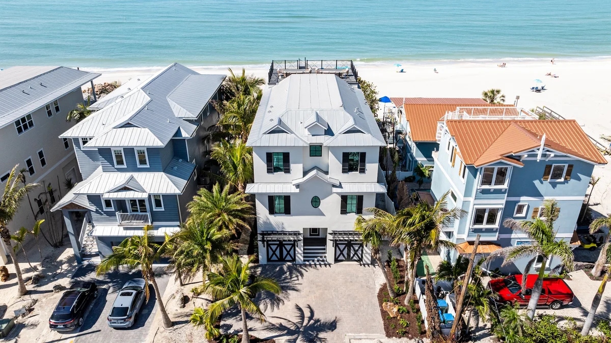 Discover more of coastal Bradenton Beach