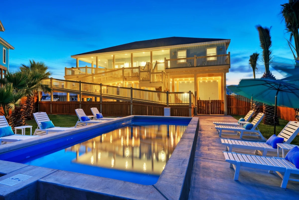 Discover more pet-friendly spots in Port Aransas