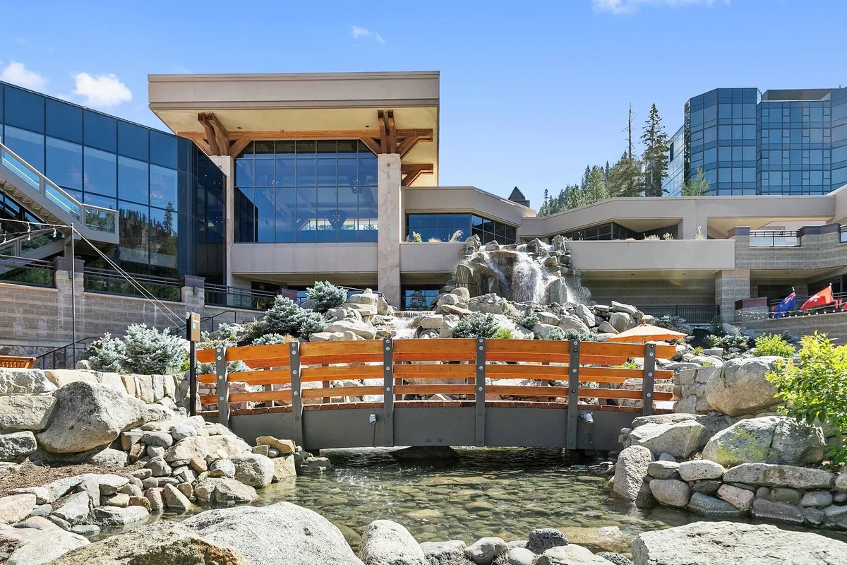 Welcome to relaxing hot tub escapes in Olympic Valley