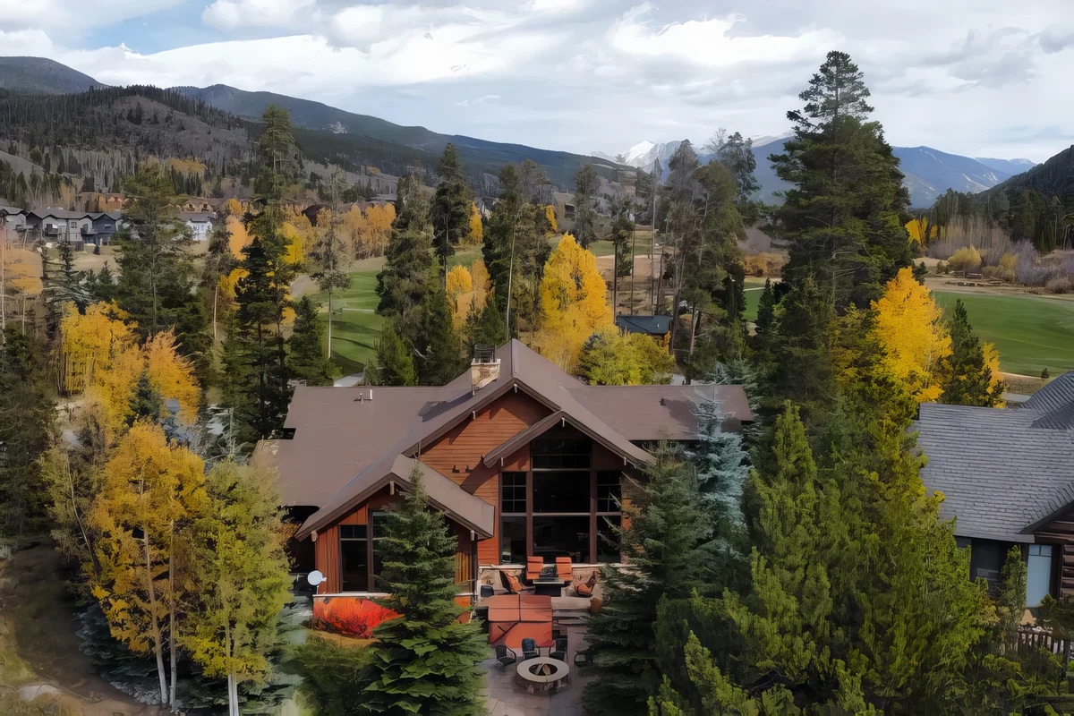 Discover more pet-friendly spots in Keystone