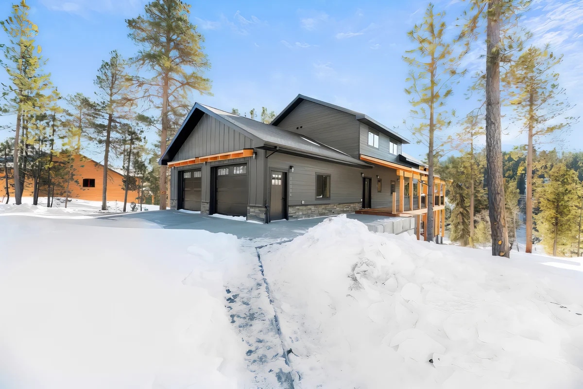 Discover more pet-friendly spots in Lead