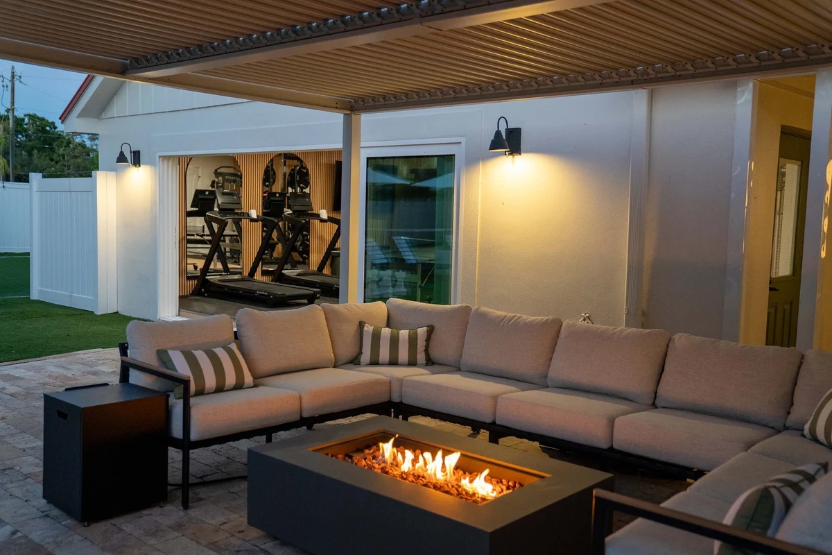 Welcome to your large group retreat in Largo