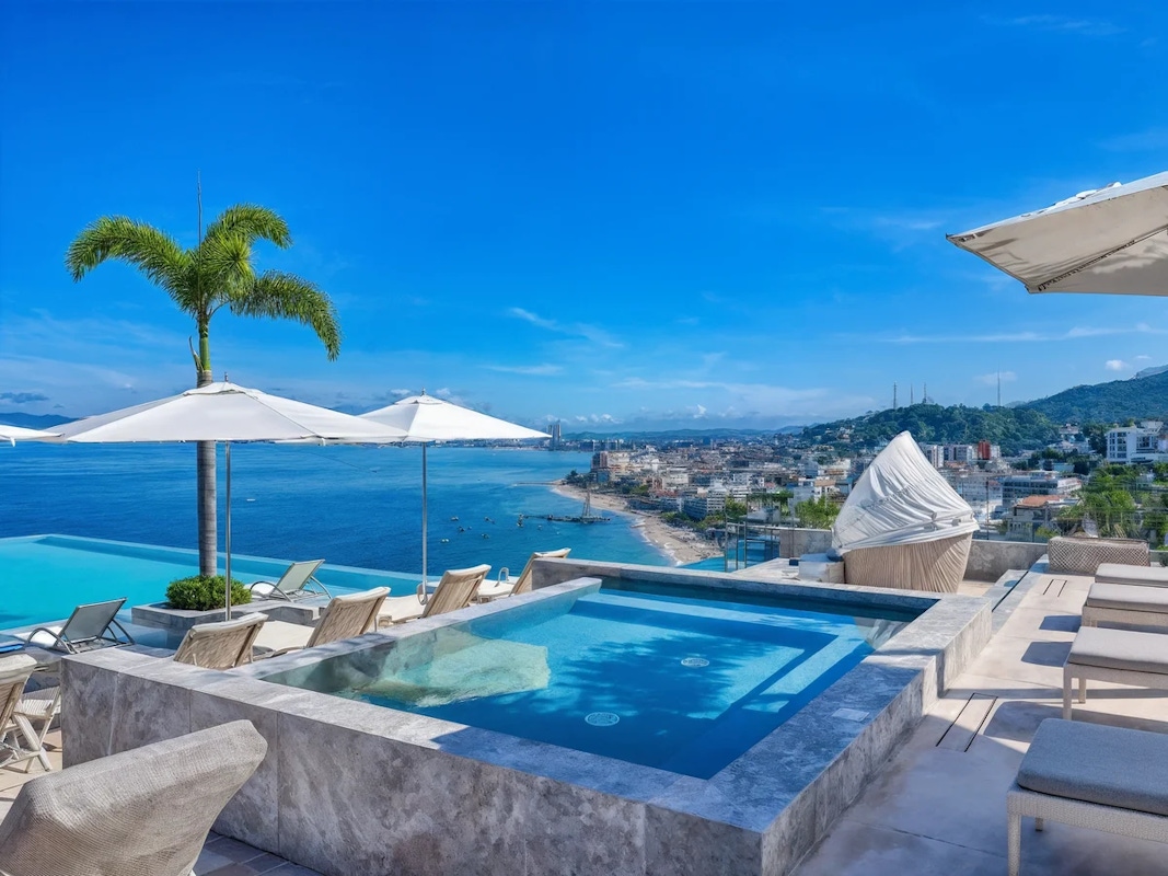 Discover more pet-friendly spots in Puerto Vallarta