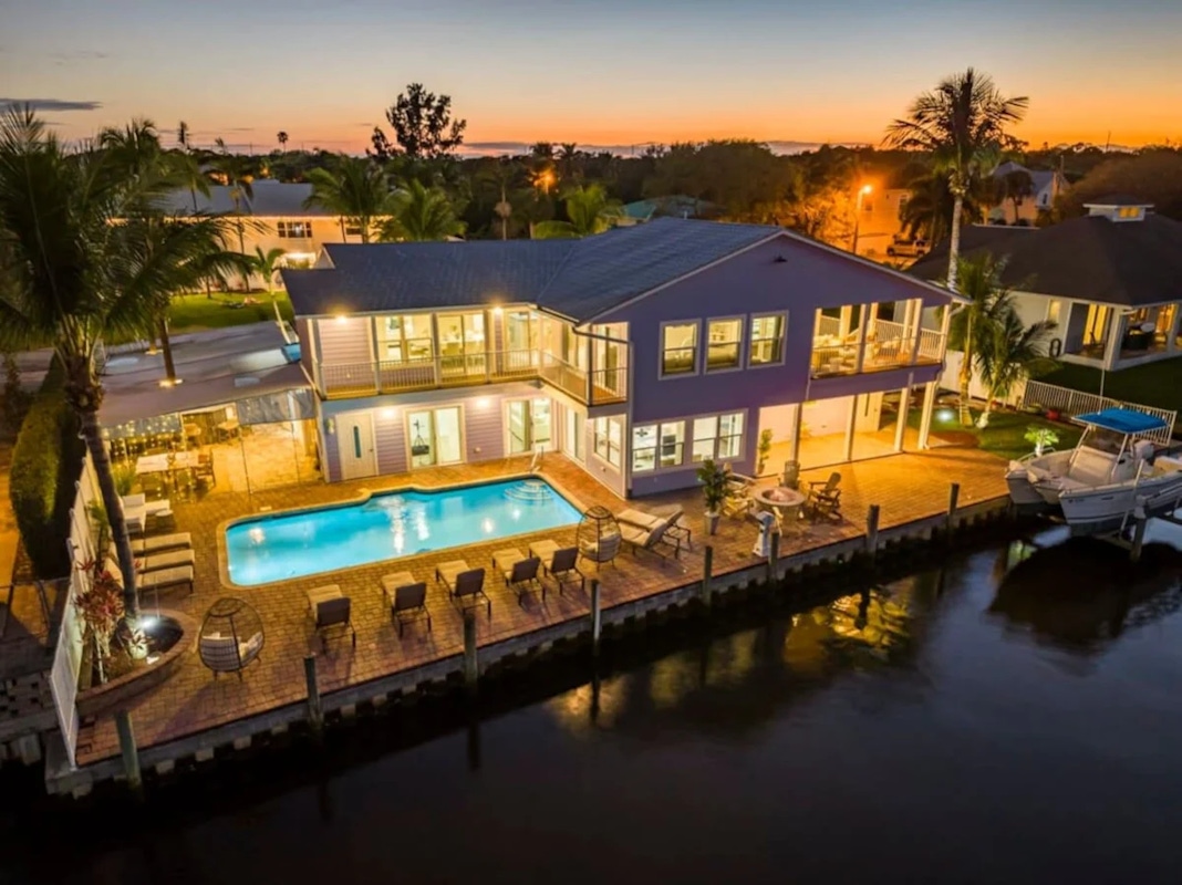 Welcome to your large group retreat in Fort Pierce