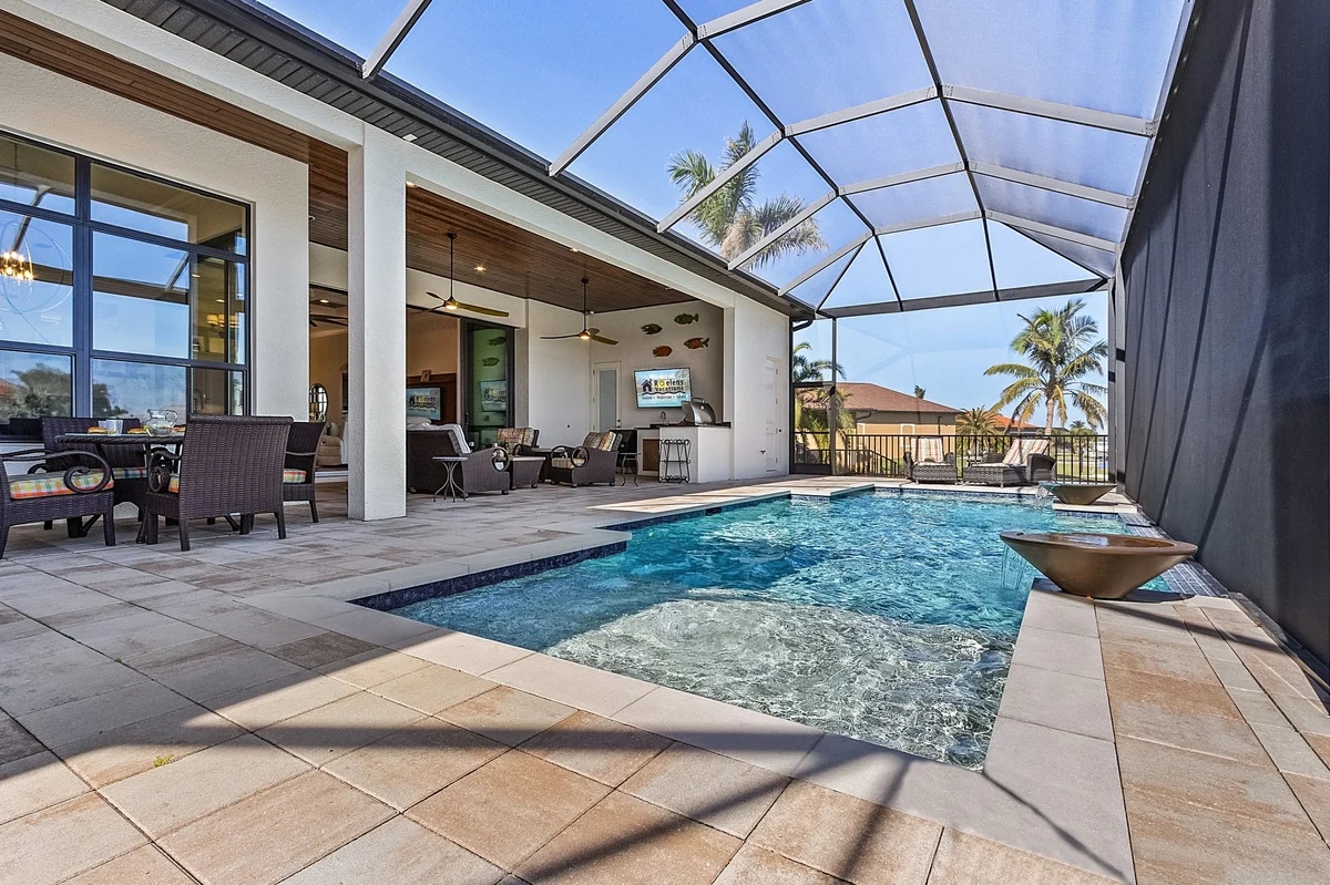 Welcome to your large group retreat in Cape Coral