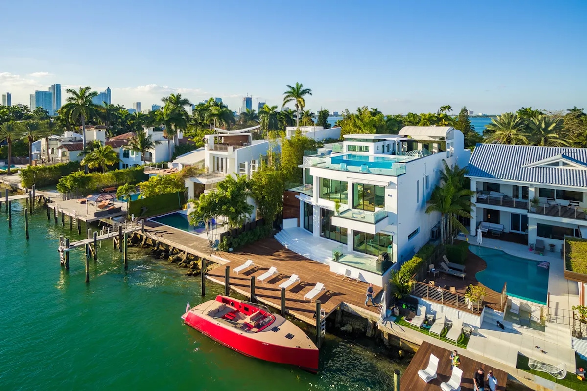 Welcome to your large group retreat in Miami Beach