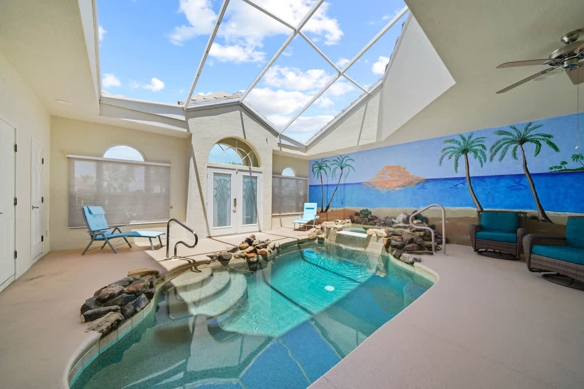 Welcome to private poolside luxury in Port Charlotte