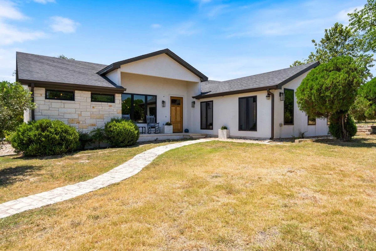 Welcome to private poolside luxury in Dripping Springs