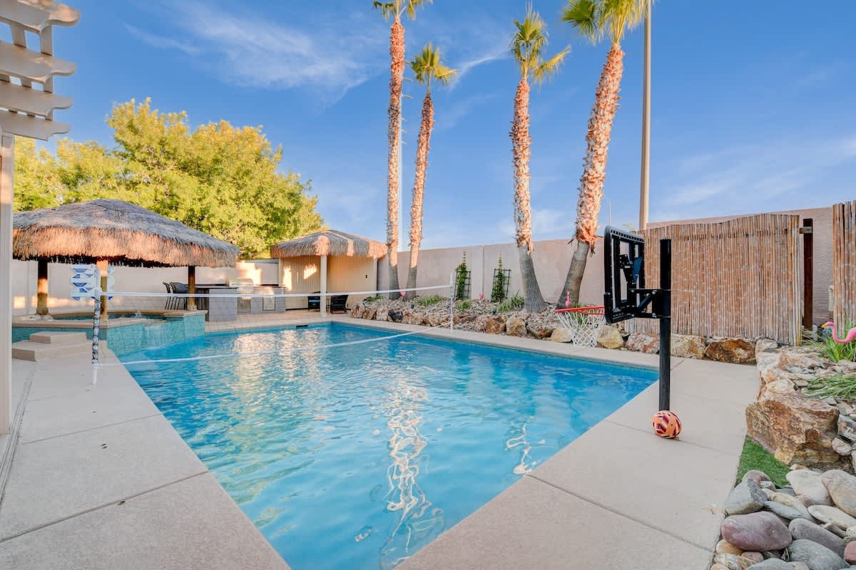 Welcome to relaxing hot tub escapes in Las Vegas