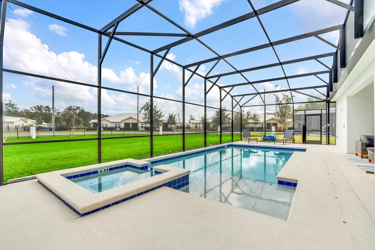 Welcome to private poolside luxury in Kissimee